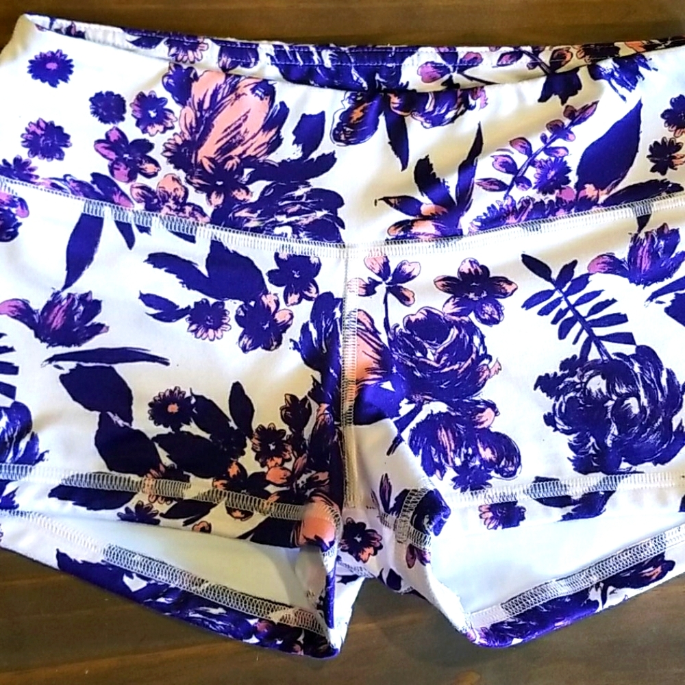 Fleo Shorts